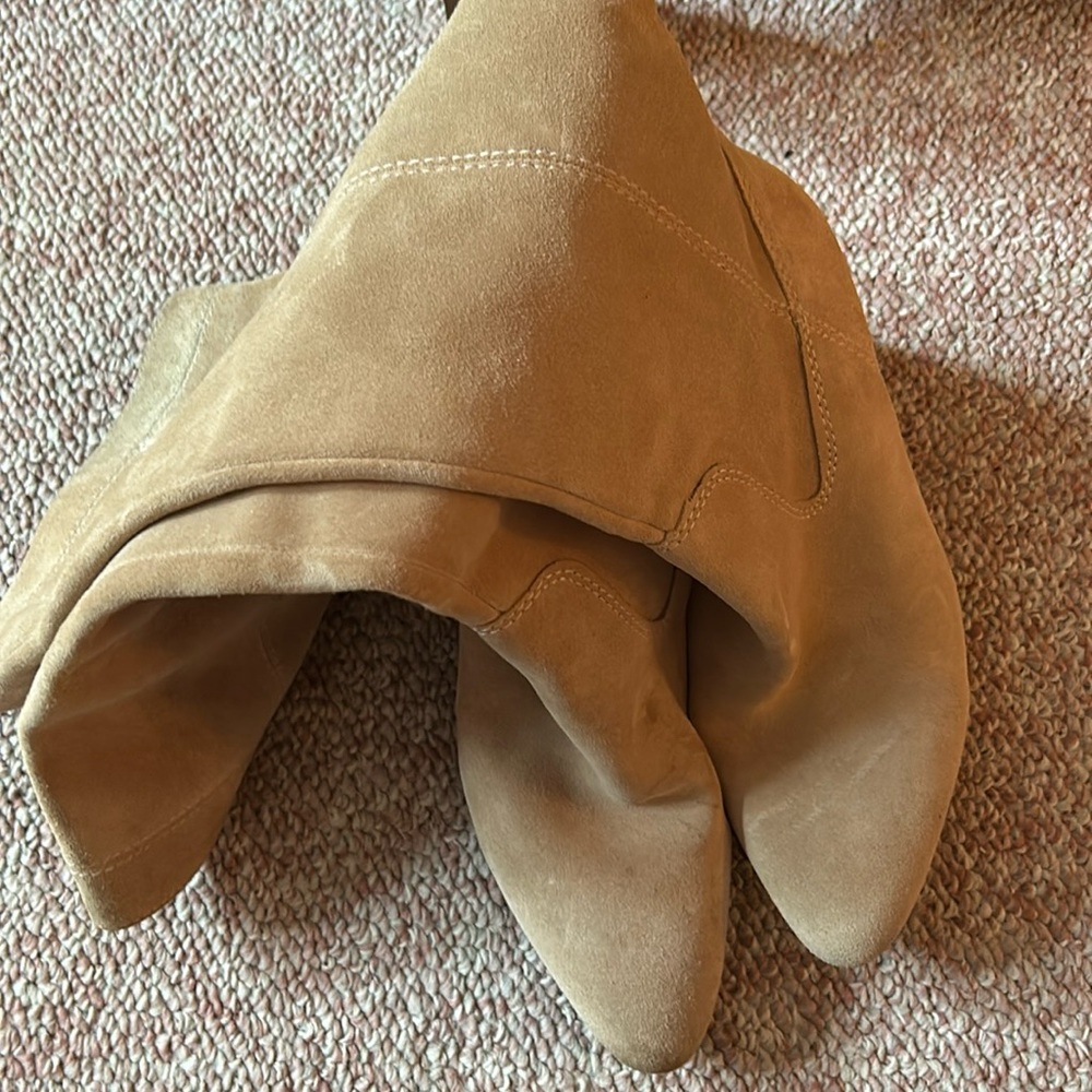 Vince Camuto women’s boots tan